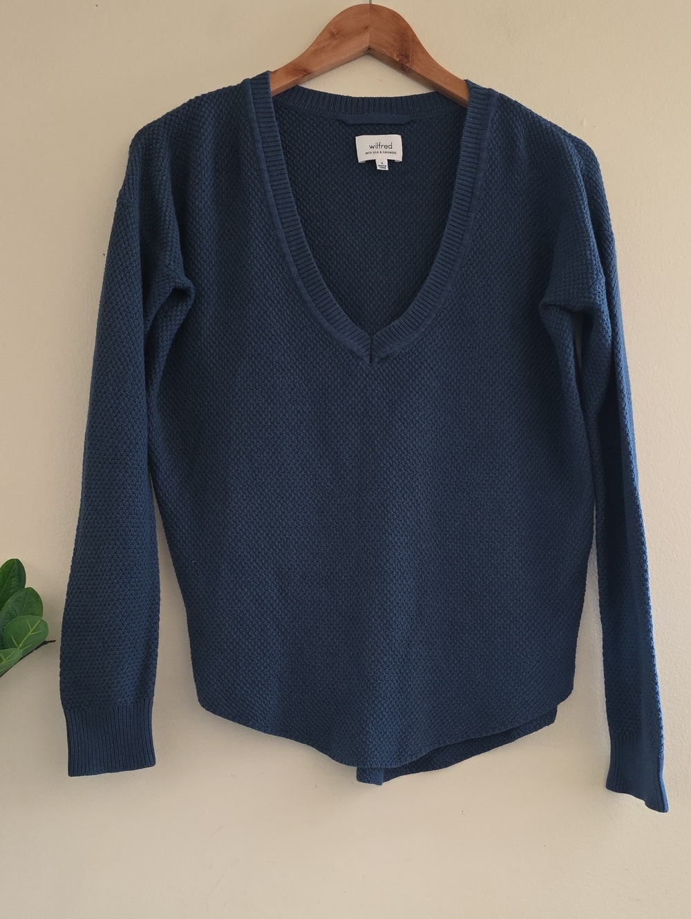 Aritzia Wilfred Galois Silk & Cashmere Waffle Textured V Neck Sweater - Blue S